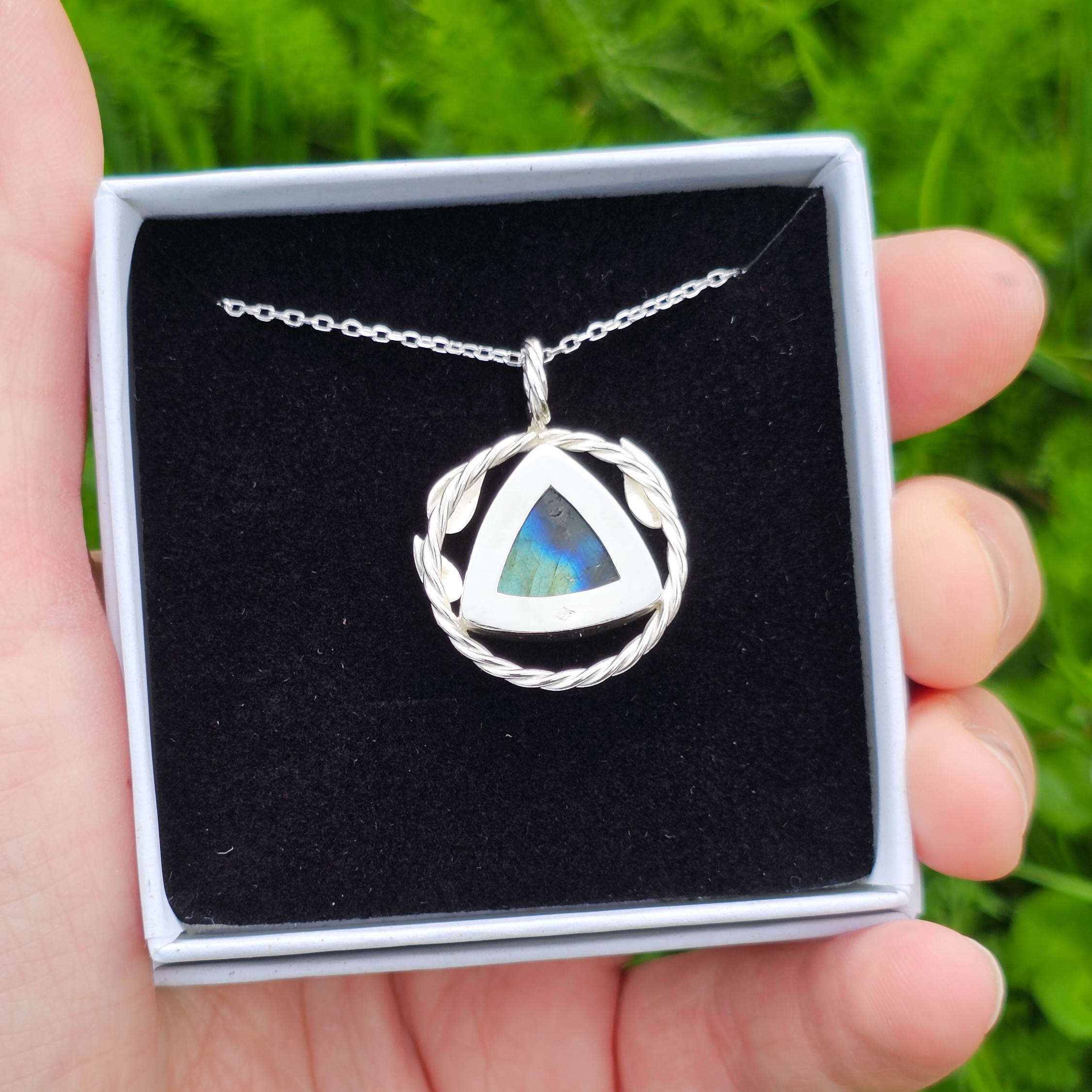 Collier Labradorite - "Eveil de la nature" Collier Labradorite - "Eveil de la nature"